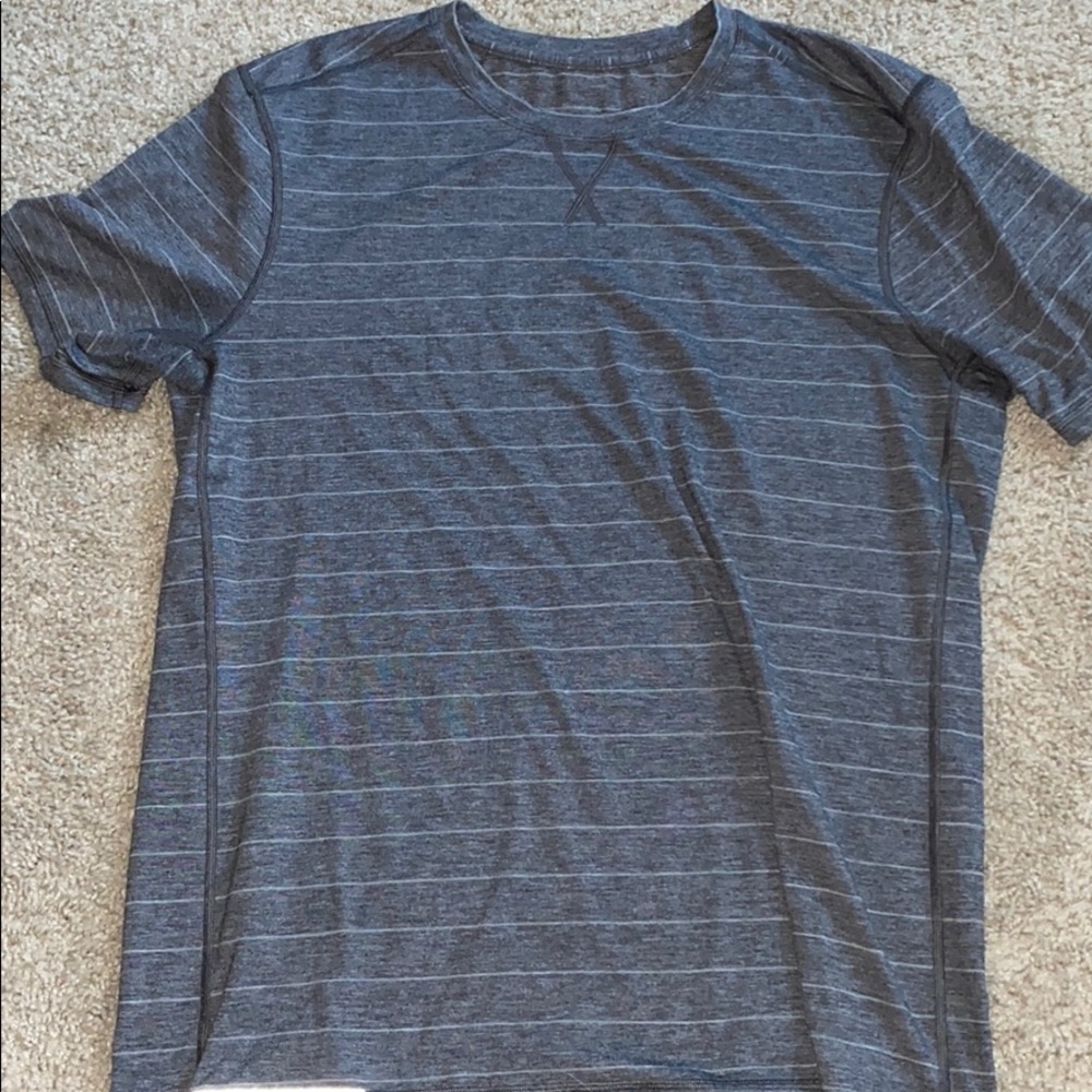 Men’s Lululemon tee